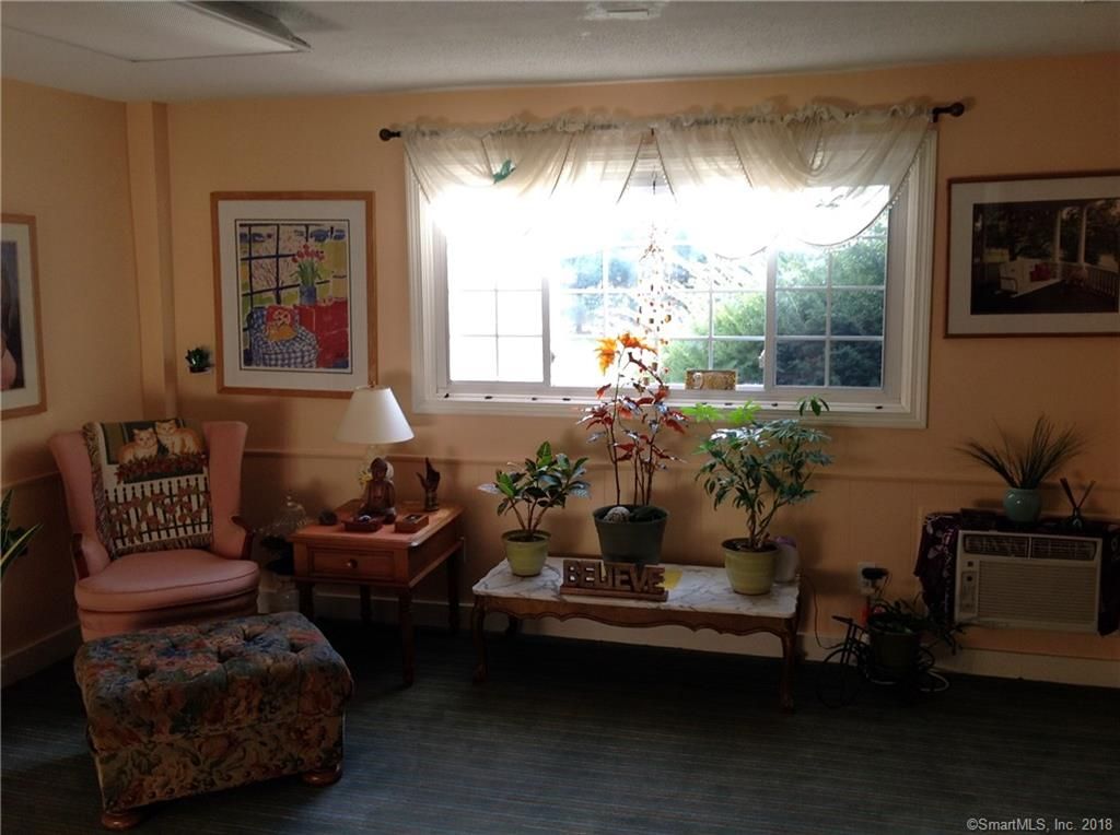 333 Scott Swamp Rd, Farmington, CT 06032
